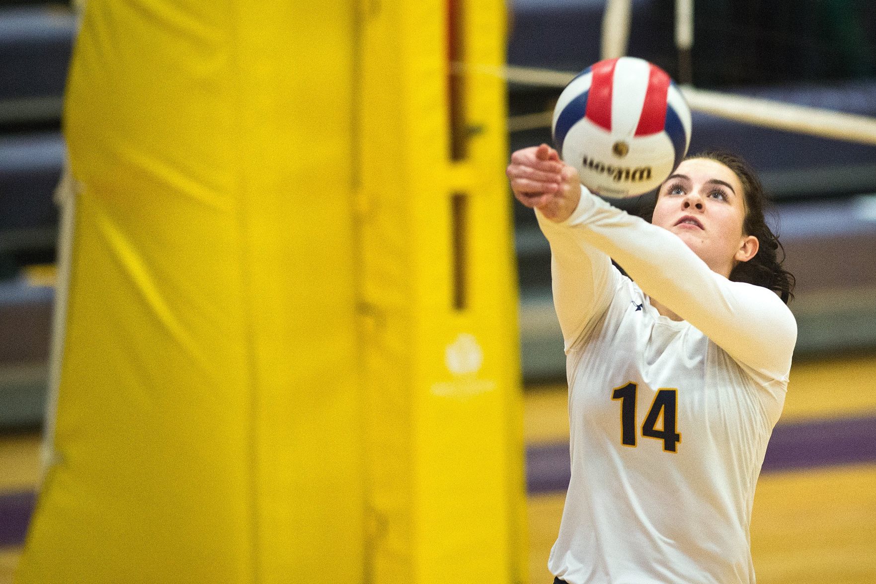 110118-blm-spt-22bhsvolley